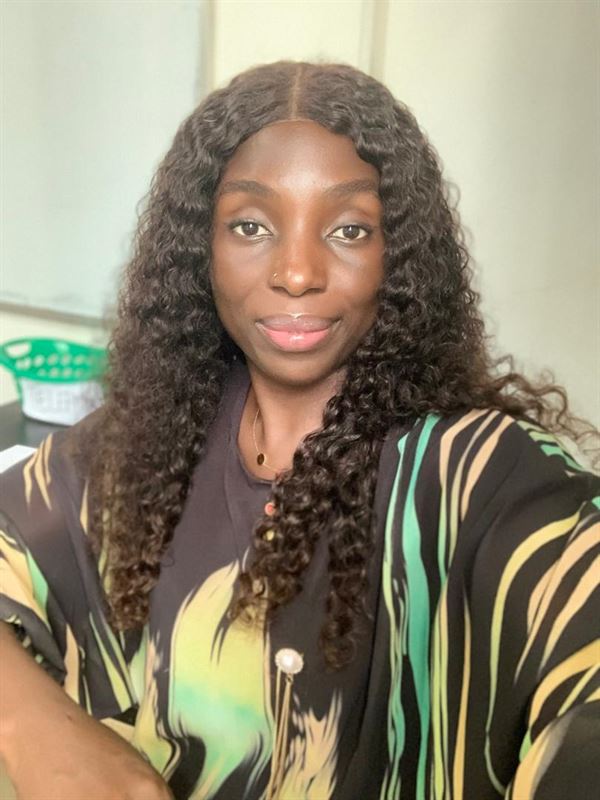 Suzanne NDZIE, pädagogische Leiterin des ETALL-Zentrums Olembé
