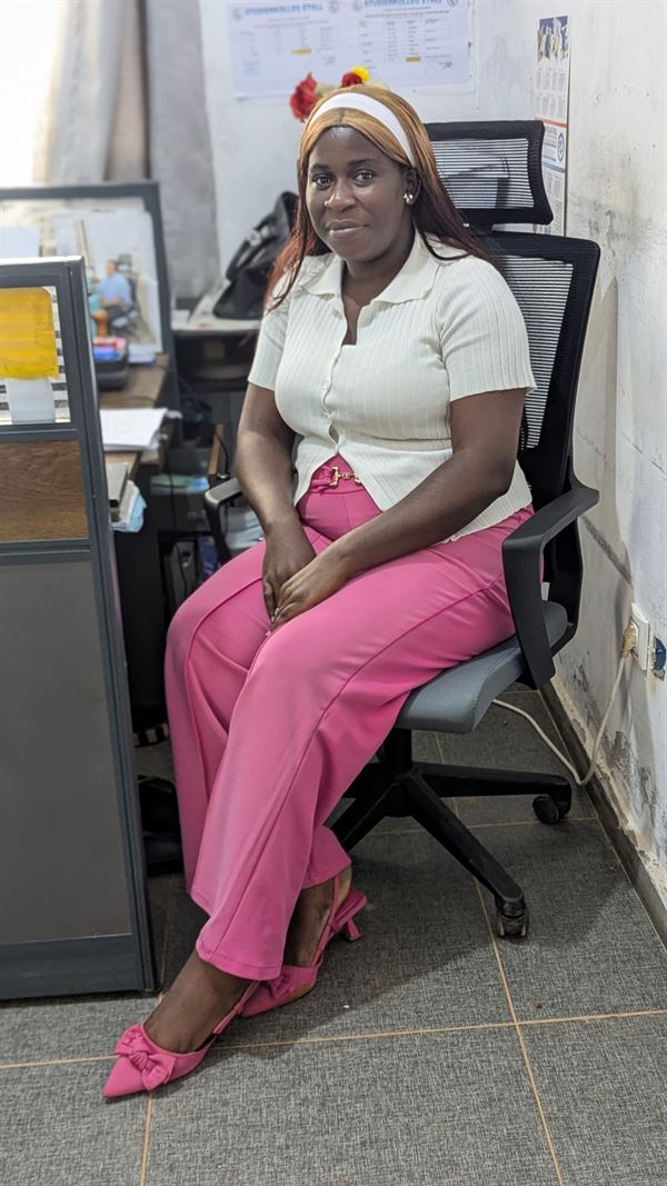 Elisabeth Rosine NNOMO KOUNGOU, Sekretärin des ETALL-Zentrums Zalom