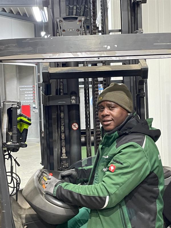 Achil NGUELA SONFACK, a former ETALL student, in Germany
